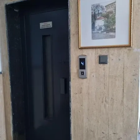 Royal Homes 406 Aparthotel 3*